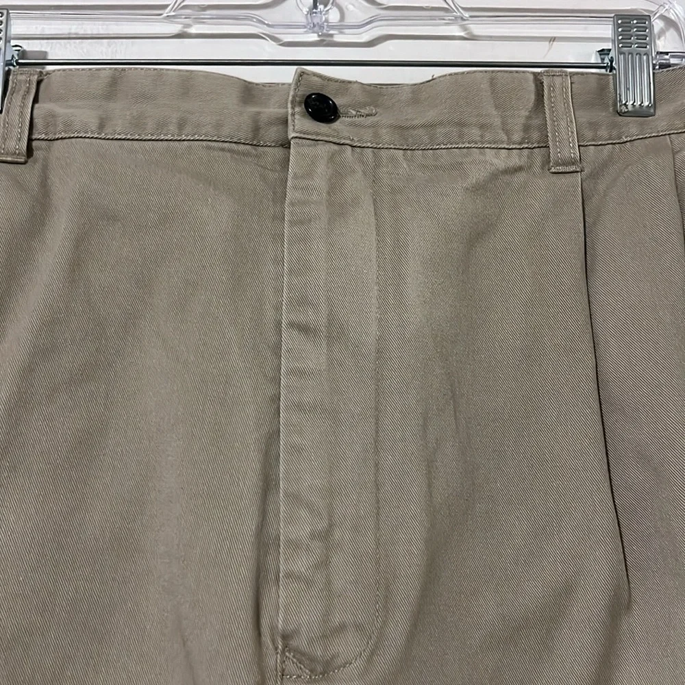Tommy Hilfiger khaki golf shorts